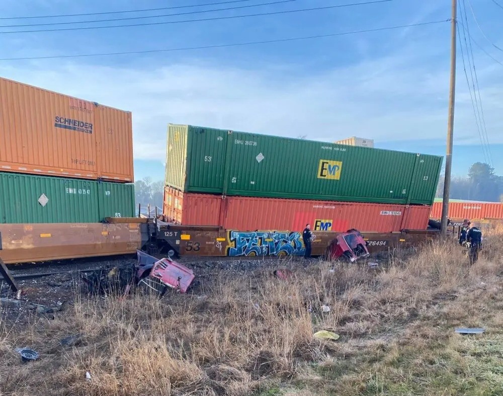 “Materiales peligrosos” quedaron expuestos tras descarrilamiento de tren en Houston