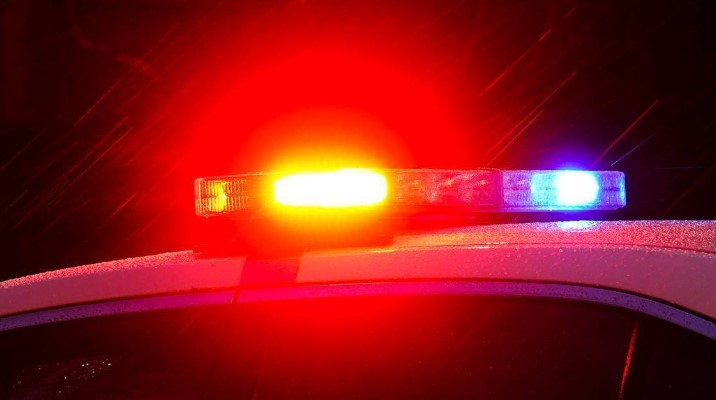 Hallan muertos a un hombre y a un niño en condominio de Coconut Grove, Florida