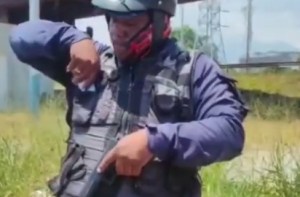 Funcionarios de PoliAragua se volvieron “locos” y detuvieron a jóvenes durante procedimiento ilegal (VIDEO)