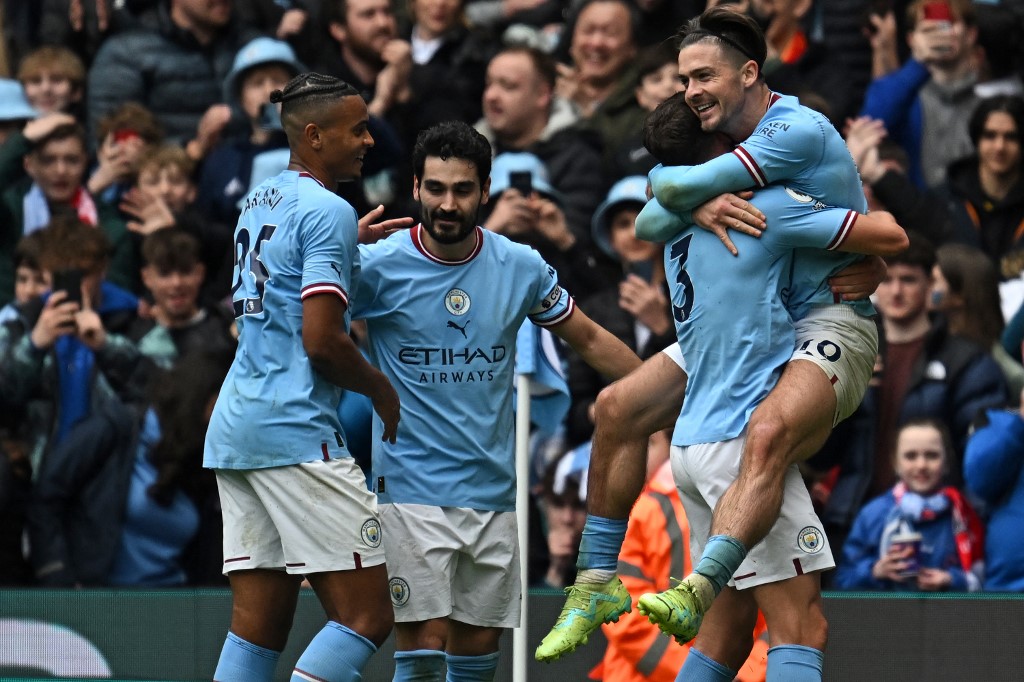 El Manchester City no necesitó a Haaland para golear al Liverpool y acercarse a la cima