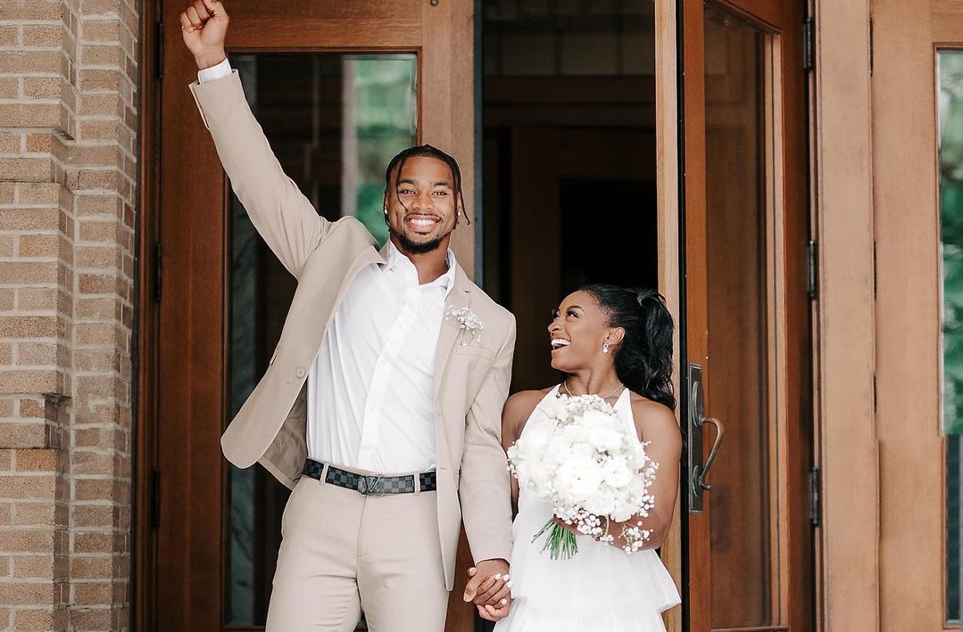 La gimnasta Simone Biles se casó con Jonathan Owens, jugador de la NFL (Fotos)