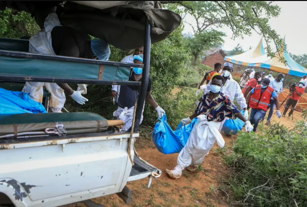 Suben a 384 los miembros de una secta muertos en Kenia por ayunar para ver a Jesucristo