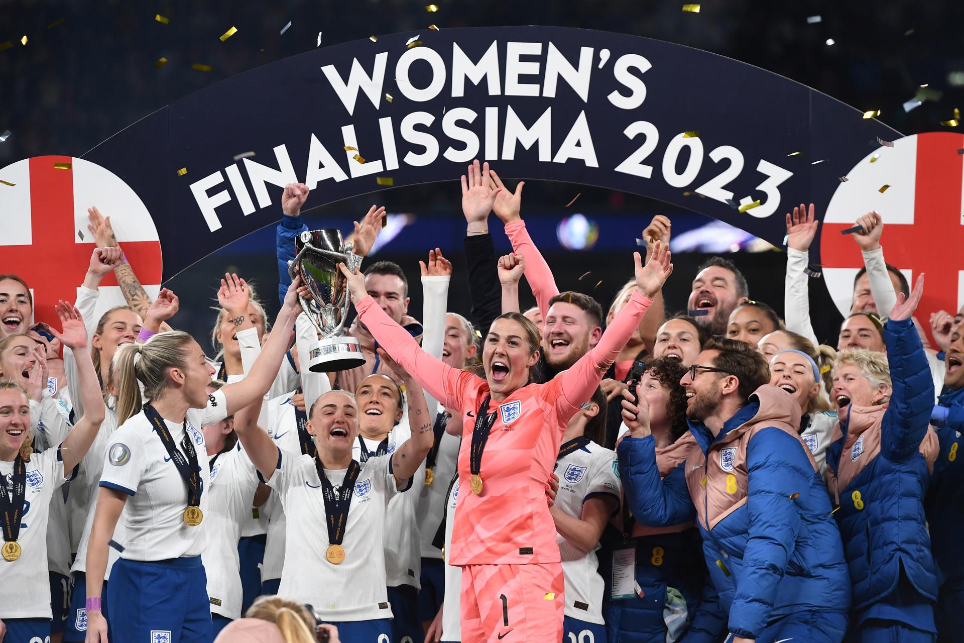 Inglaterra conquistó la Finalissima femenina tras superar a Brasil en penales