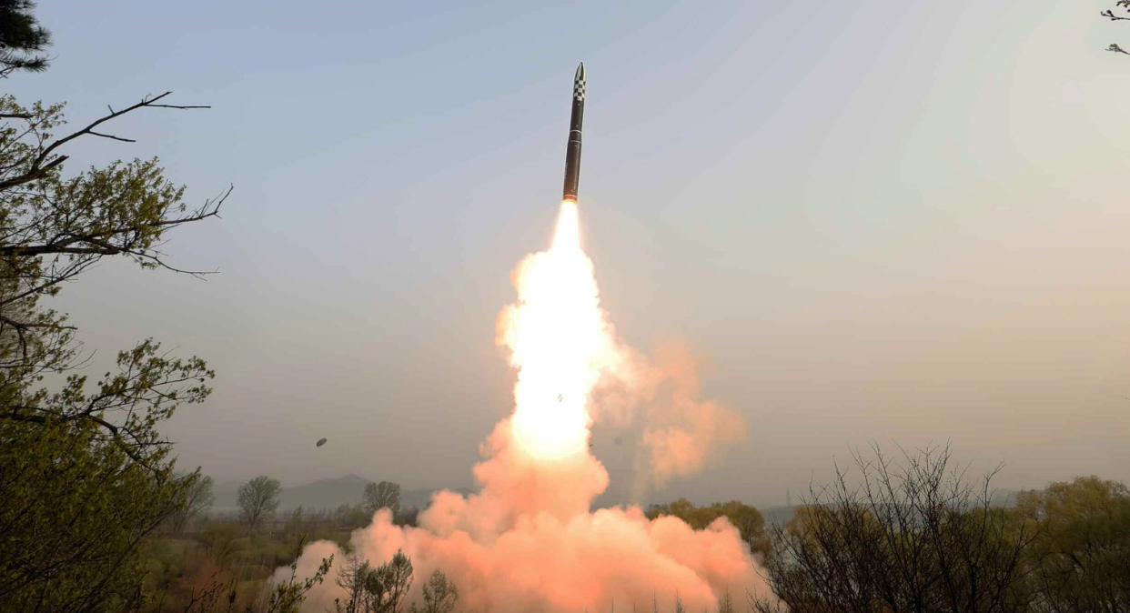Régimen de Corea del Norte disparó misil balístico de largo alcance