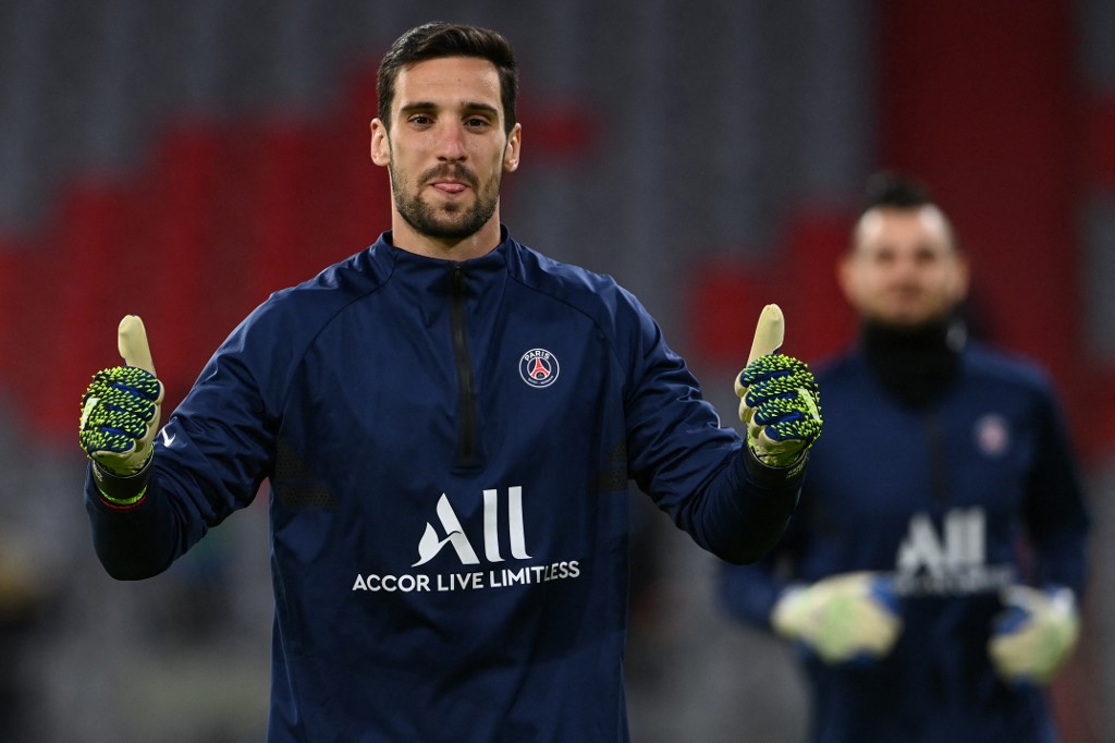 Nuevas pruebas médicas para Sergio Rico, que sigue en estado grave