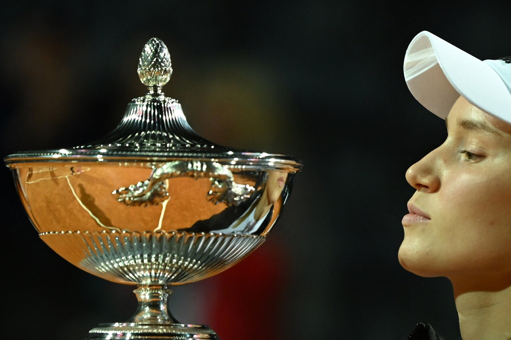 Rybakina conquistó el WTA 1000 de Roma tras abandono de Kalinina en la final