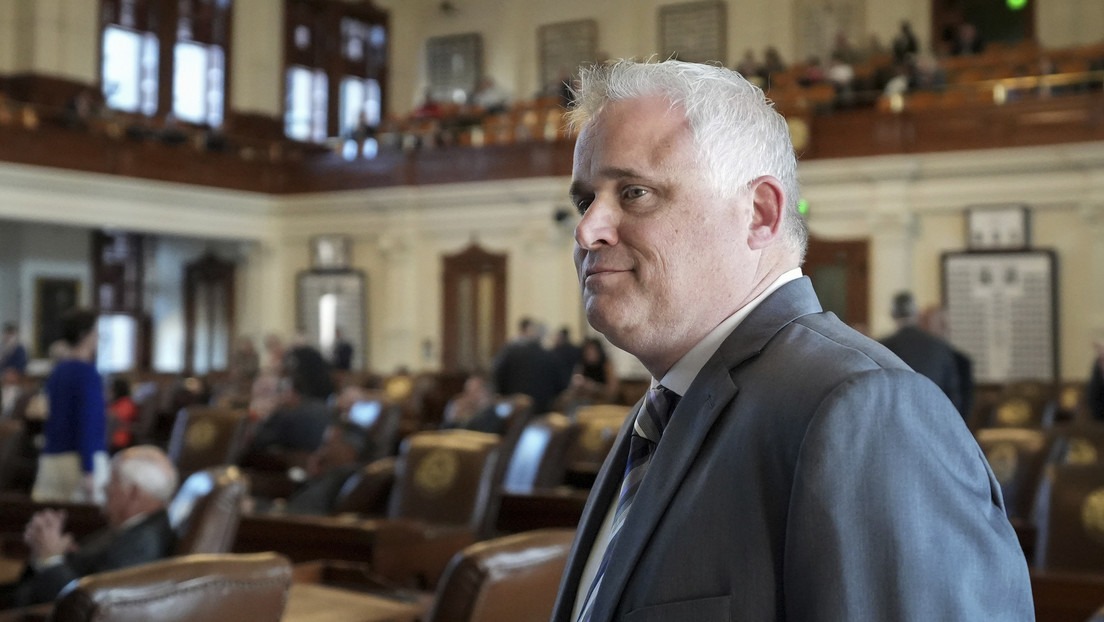 Legislador de Texas es acusado de beber y tener sexo con una becaria de 19 años
