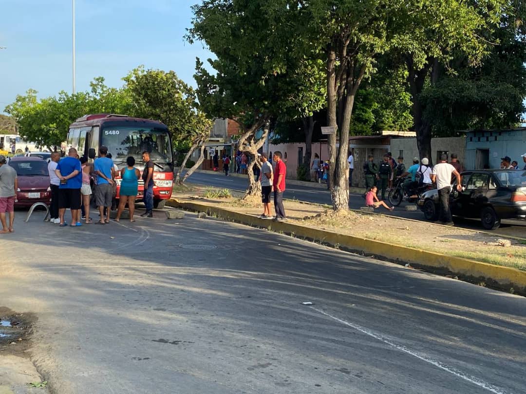 Más de 14 horas sin electricidad tienen los vecinos de Caigüire en Cumaná