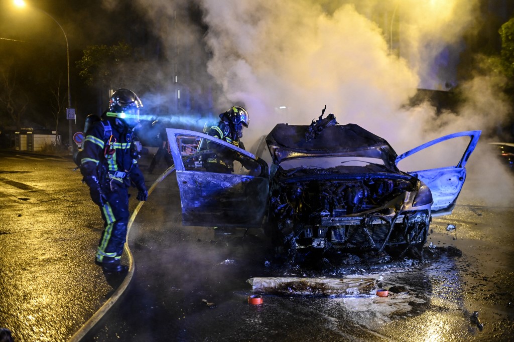 Más de 2.500 edificios y 12 mil vehículos incendiados en los disturbios en Francia