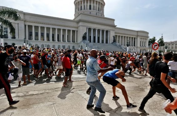 A dos años de protestas en Cuba, el régimen castrista se queda sin respuestas ante la crisis