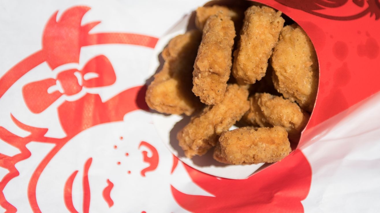 Mujer fue a un Wendy’s en Florida, pidió seis nuggets de pollo y se sorprendió cuando recibió la orden