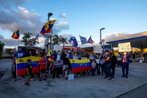 Venezolanos y nicaragüenses denuncian ahora persecución por régimen antiinmigrante de DeSantis