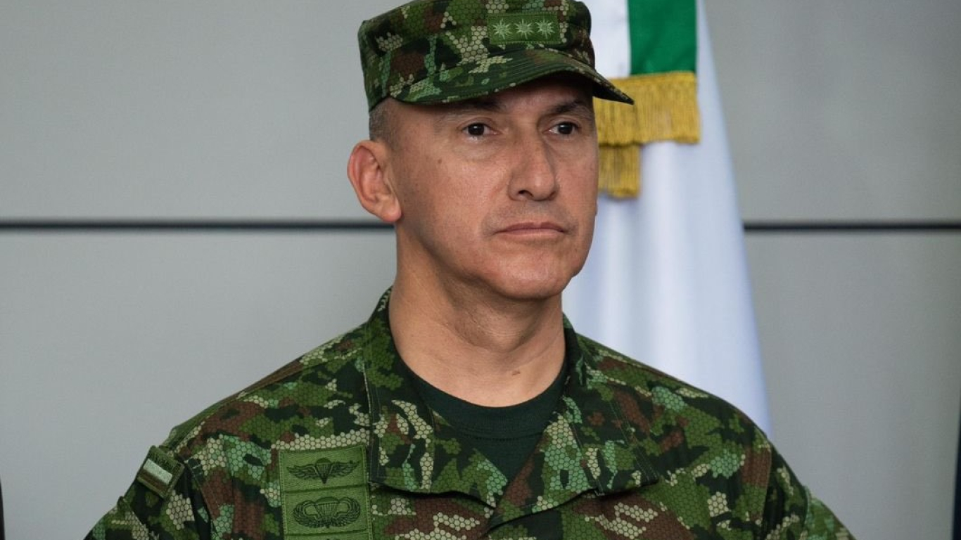 Abren indagación a jefe del Ejército colombiano por plan de atentado del ELN contra fiscal