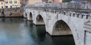 El puente que tiene 2000 años y sigue evitando las inundaciones