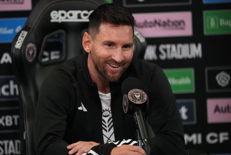 Lionel Messi y otros tres campeones del mundo con Argentina, candidatos al Balón de Oro