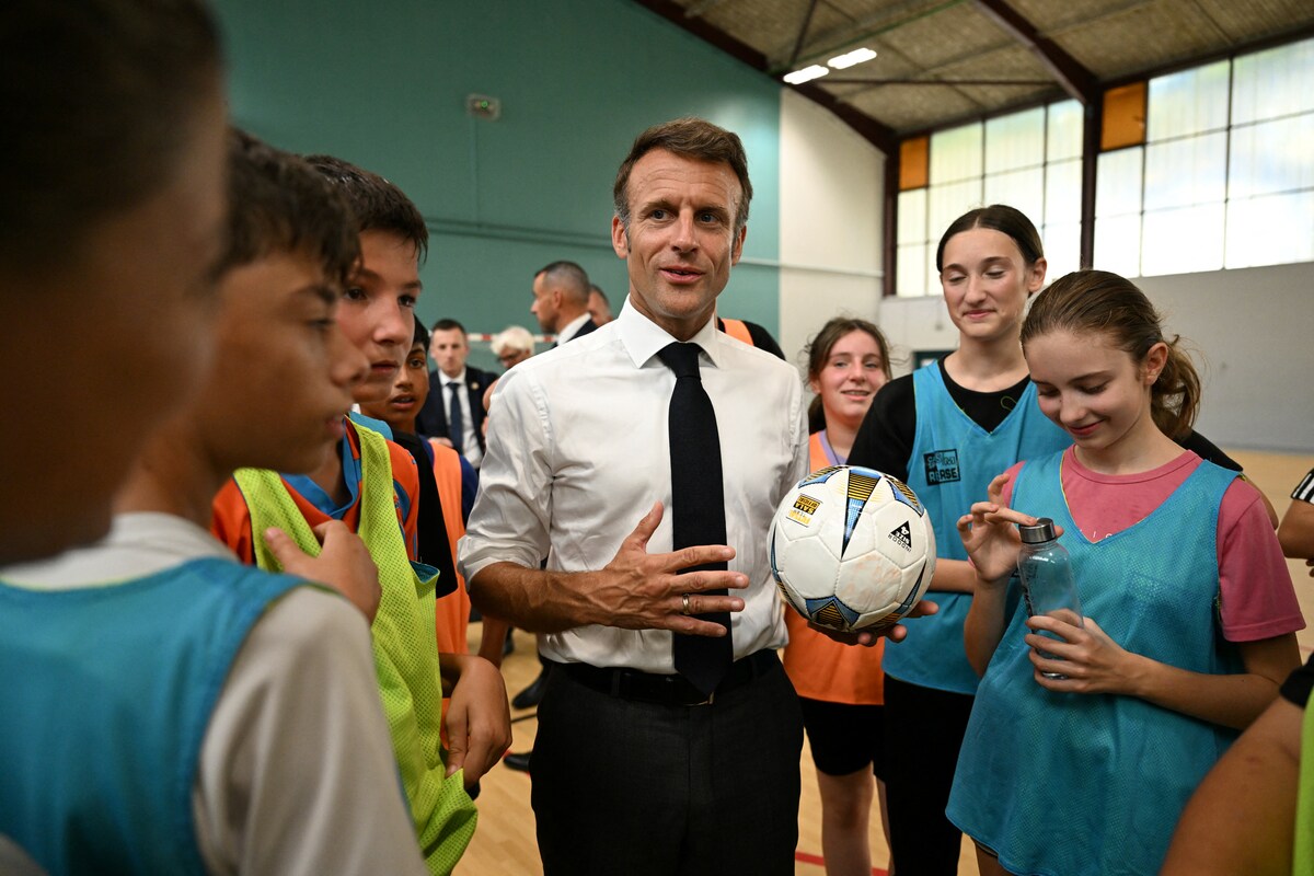 “La bandera rusa no puede estar en los Juegos Olímpicos de París”, advirtió Macron