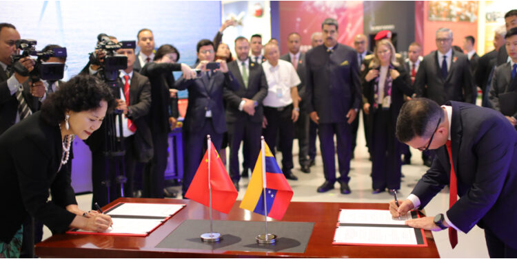 Regímenes de Venezuela y China firman Memorándum de Entendimiento para la “modernización de las Zonas Económicas Especiales”