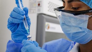 FDA aprueba nuevas vacunas contra el Covid en respuesta al aumento de hospitalizaciones en EEUU