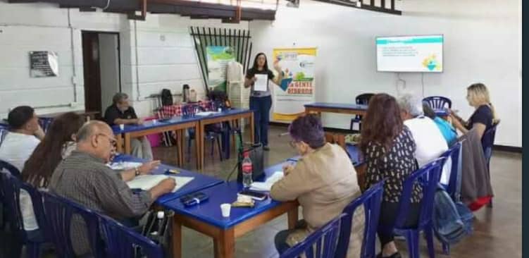 Llevan a cabo encuentro en Mérida para orientar sobre cómo canalizar problemas comunitarios a través de organismos públicos