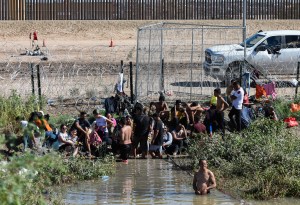 ¿Cómo es la ley de Texas que penaliza la entrada irregular de migrantes al estado?