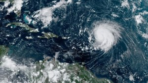 El huracán Lee se intensifica a categoría 3 y prevén que la costa este de EEUU se enfrente a condiciones peligrosas