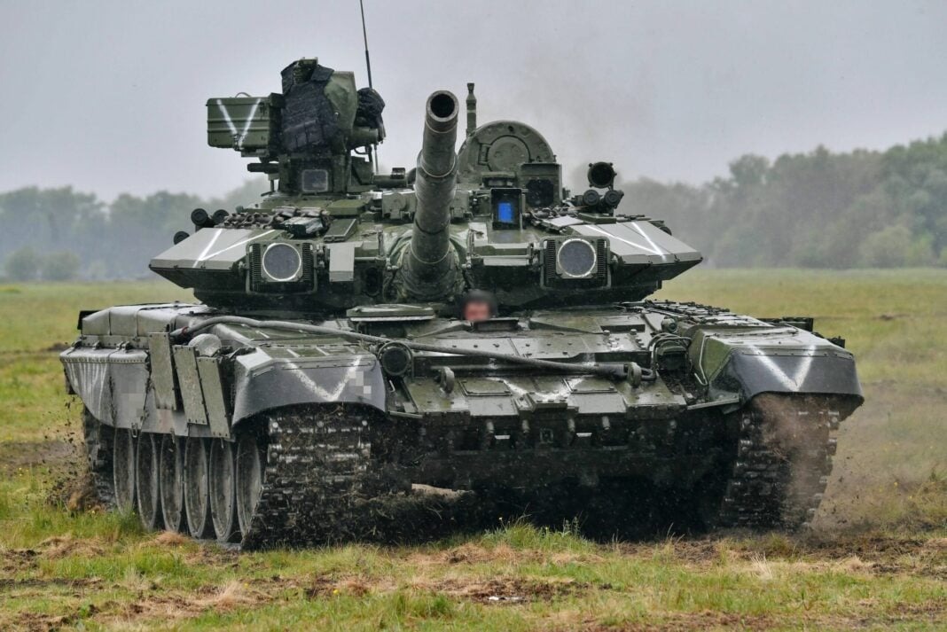 FOTOS: Una columna de tanques rusos fue quemada por tropas ucranianas