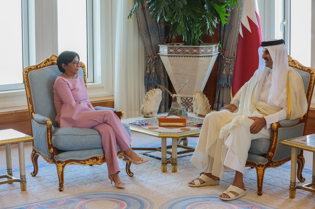 Delcy Eloína en Qatar: Se reunió con el jeque Joaan bin Tamim bin Hamad Al Thani para fortalecer relaciones