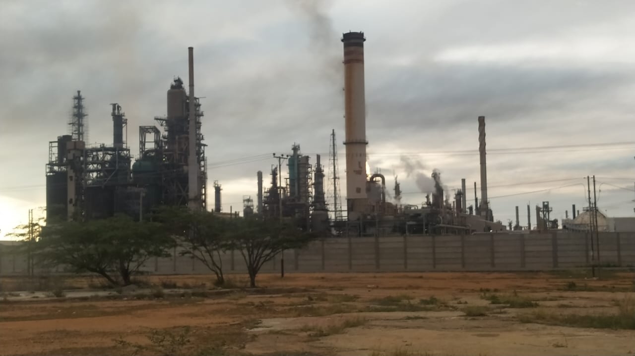 Producción de gasolina en refinería Amuay sigue paralizada y Cardón opera a medias