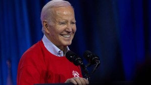 Biden cumple 81 años dispuesto a llegar hasta los 86 como presidente de EEUU