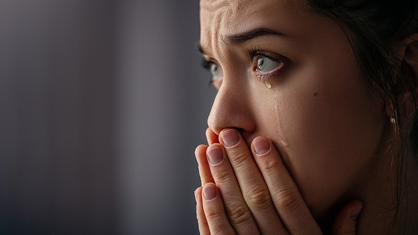 “No nació para trabajar”: las lágrimas ¿reales? de una joven que pide la mantengan (VIDEO)