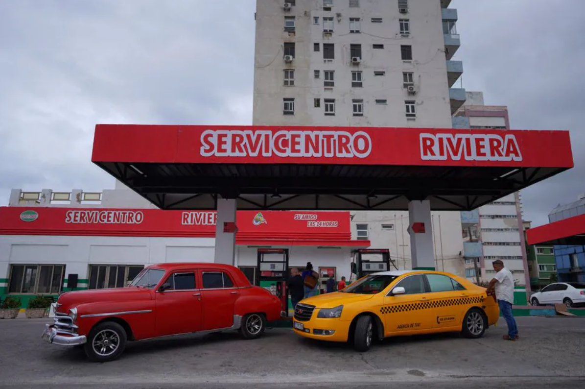 La gasolina cubana es diez veces más barata que el agua embotellada: Pdvsa está detrás del subsidio