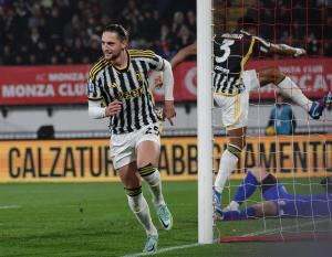 Juventus ganó en Monza con pocas llegadas, pero mucha efectividad al descuento