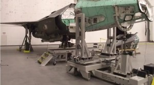 La Fuerza Aérea de EEUU intenta salvar dos F-35 gravemente dañados fusionándolos en un solo avión