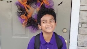 La trágica muerte de un niño pequeño sobreviviente de cáncer en Orlando al intentar recuperar una pelota