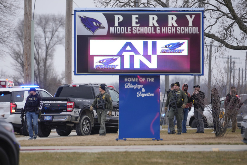Drama en EEUU: Tiroteo en escuela secundaria de Iowa habría dejado varias víctimas