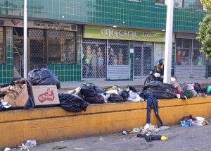 ¡Insólito! Casi medio dólar cobrarán en San Antonio del Táchira por cada bolsa de basura que se recoja