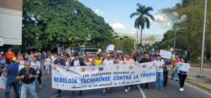 Docentes le cantaron cumpleaños a la lucha sindical en Táchira