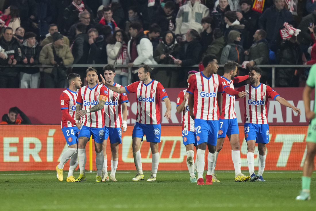 El Girona sigue soñando en alto tras vencer al Atlético de Madrid in extremis 