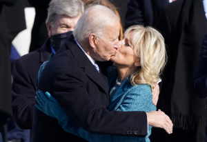 Biden confesó a sus asesores de la Casa Blanca que la clave para un matrimonio exitoso es el “buen sexo”