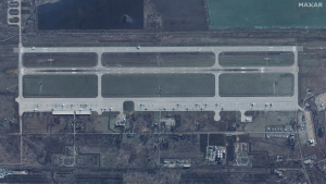 Ucrania ataca con drones una de las principales bases aéreas rusas