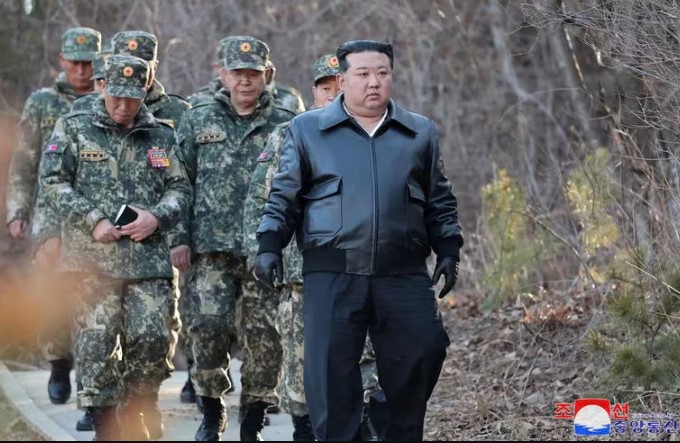 Kim Jong-un supervisó un simulacro de ataque que tiene la capacidad de alcanzar la capital de Corea del Sur