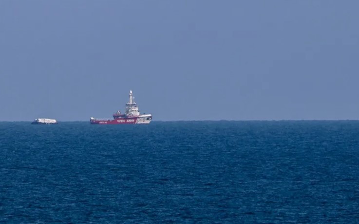 El barco español Open Arms se encuentra a una milla de la costa de Gaza