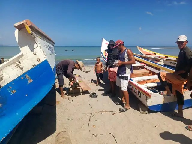 Venezuela’s scarce gasoline and insecurity tie the hands of La Guardia fishermen in Margarita Island