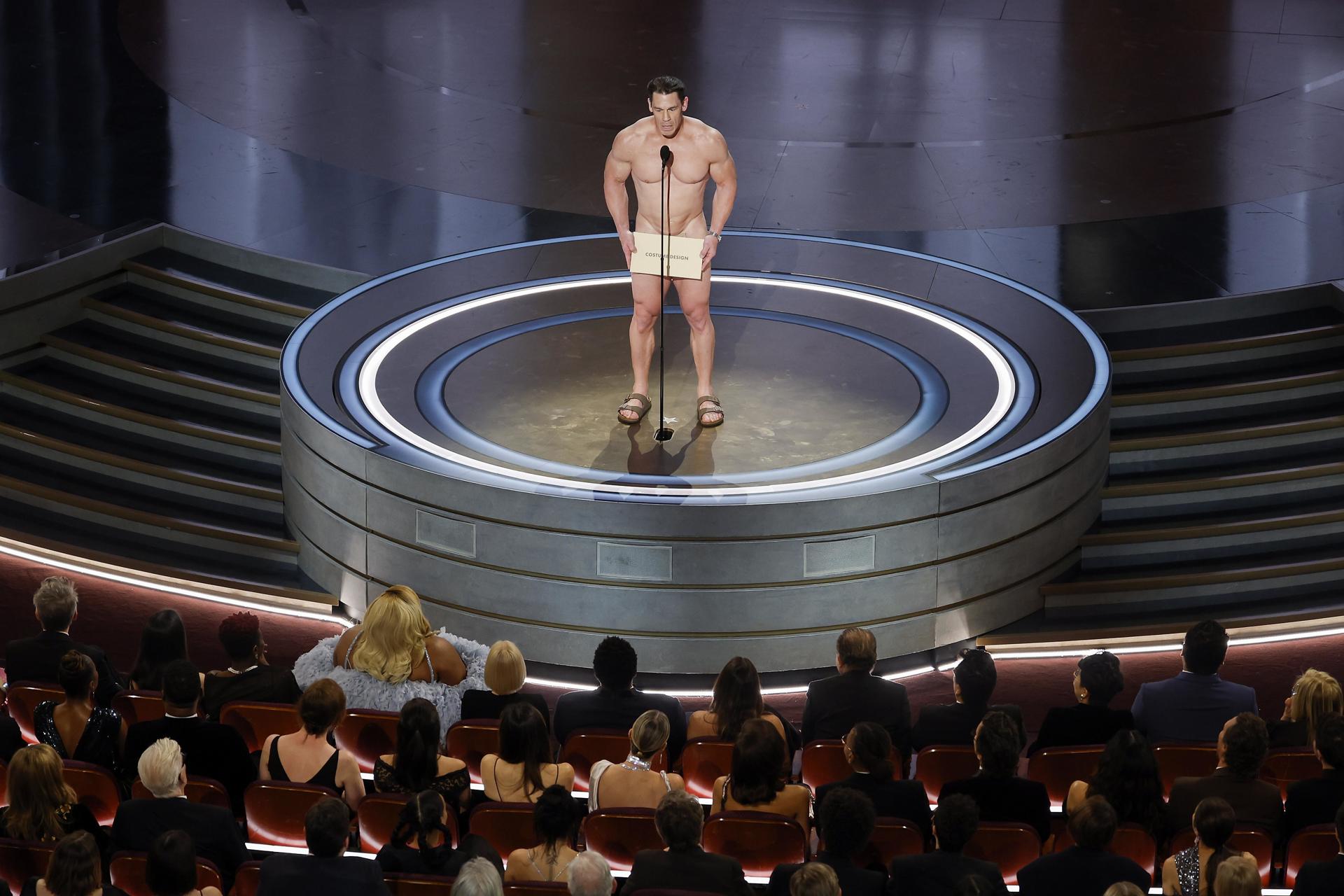John Cena presentó el Óscar al mejor vestuario mientras estaba completamente desnudo (Video)