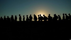 Tira y afloja: Ley contra inmigrantes en Texas vuelve a estar en suspenso tras entrar en vigor brevemente