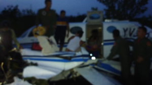 Avioneta con cuatro personas a bordo se precipitó en Puerto Cabello al regresar de Los Roques (video)