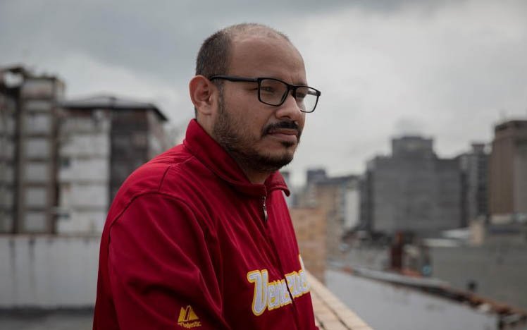 Encapuchados vestidos de negro secuestraron al periodista Carlos Julio Rojas en Caracas
