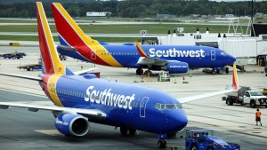 Pánico en las alturas: turbulencias en un vuelo hacia Orlando provocó que dos personas resultaran lesionadas