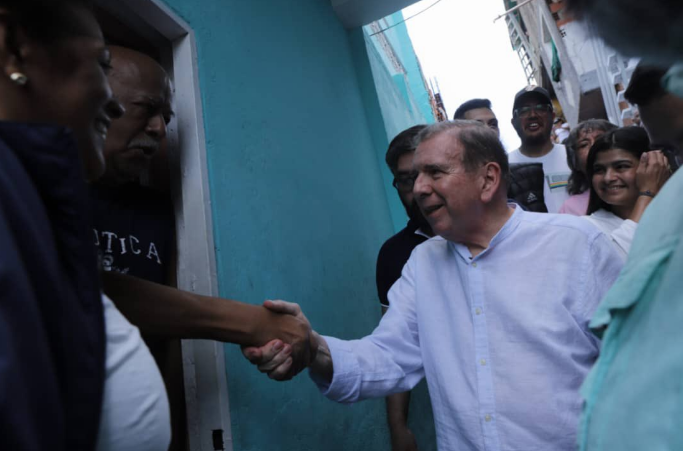 Edmundo González se reunió con líderes sociales de Caracas en Santa Rosalía