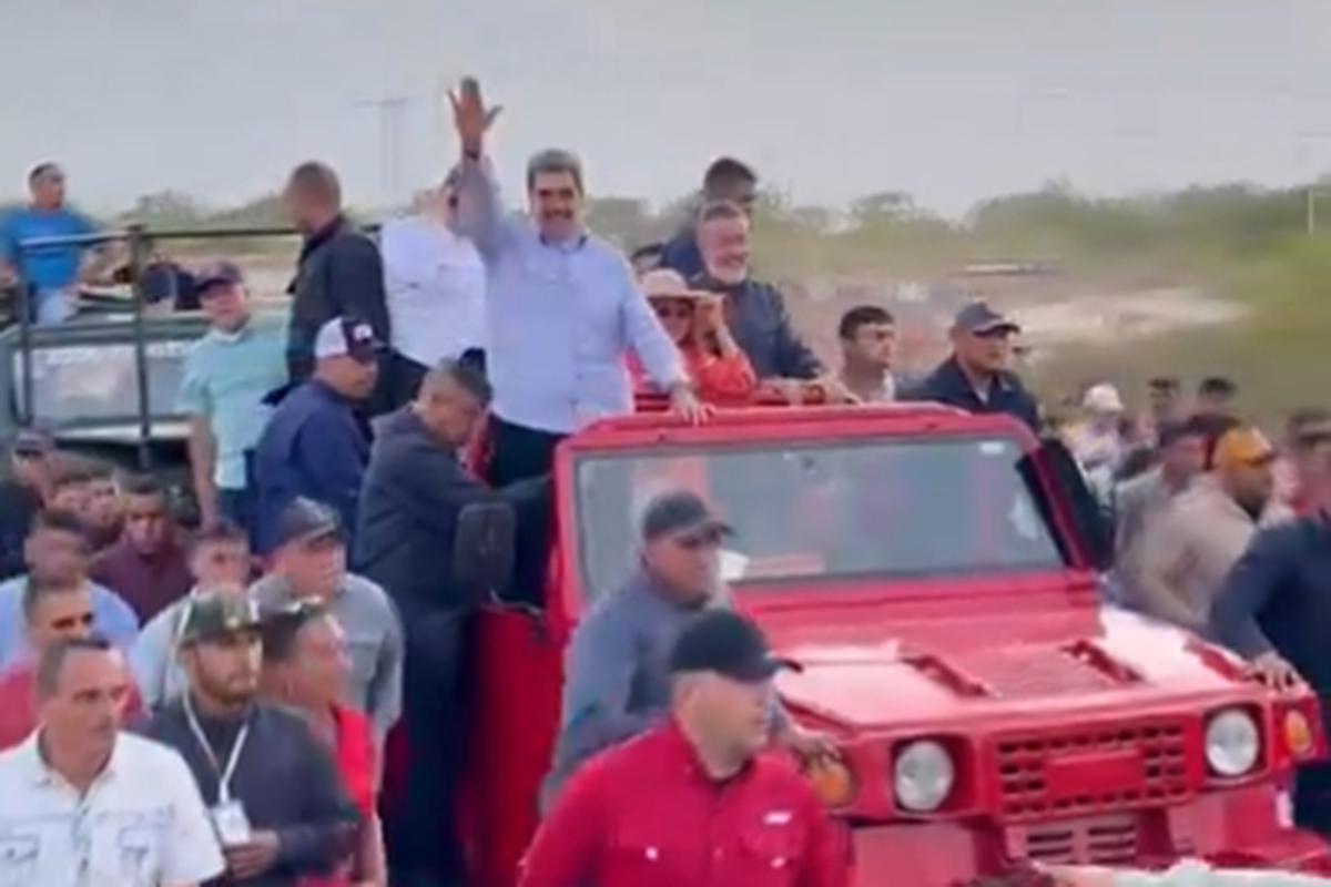 "Manda el agua": A Maduro se le cayó la sonrisa al ser recibido en Nueva Esparta con una dosis de realidad (VIDEO)